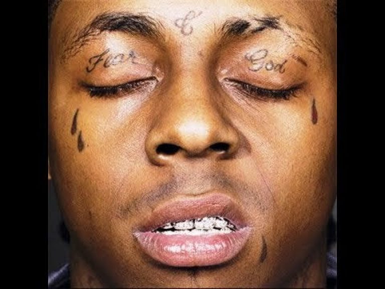 What is Up with Eyelid Tattoos? 